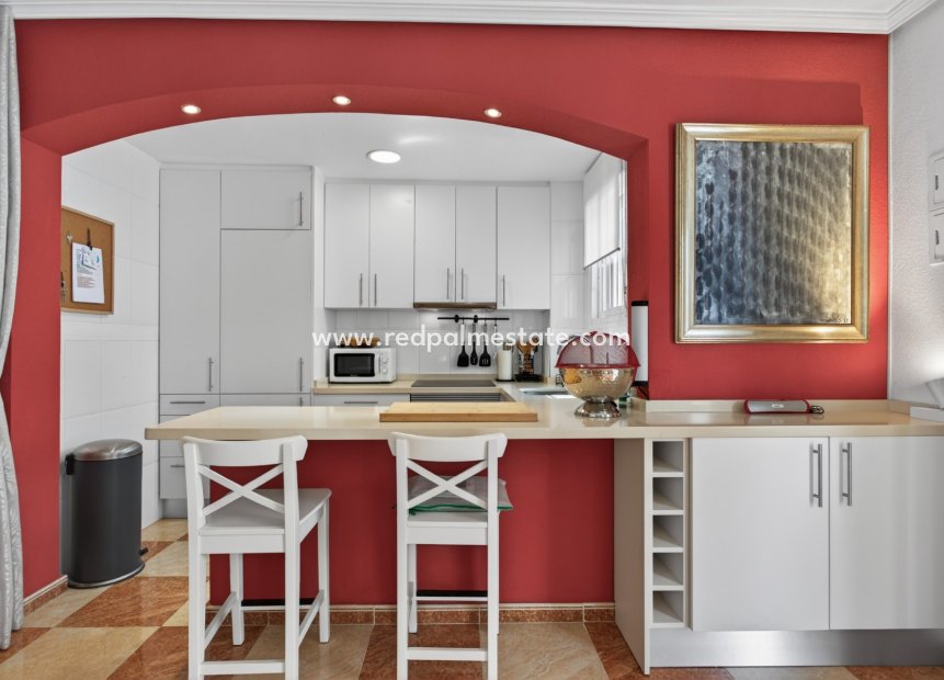 Resale - Villa -
Orihuela Costa