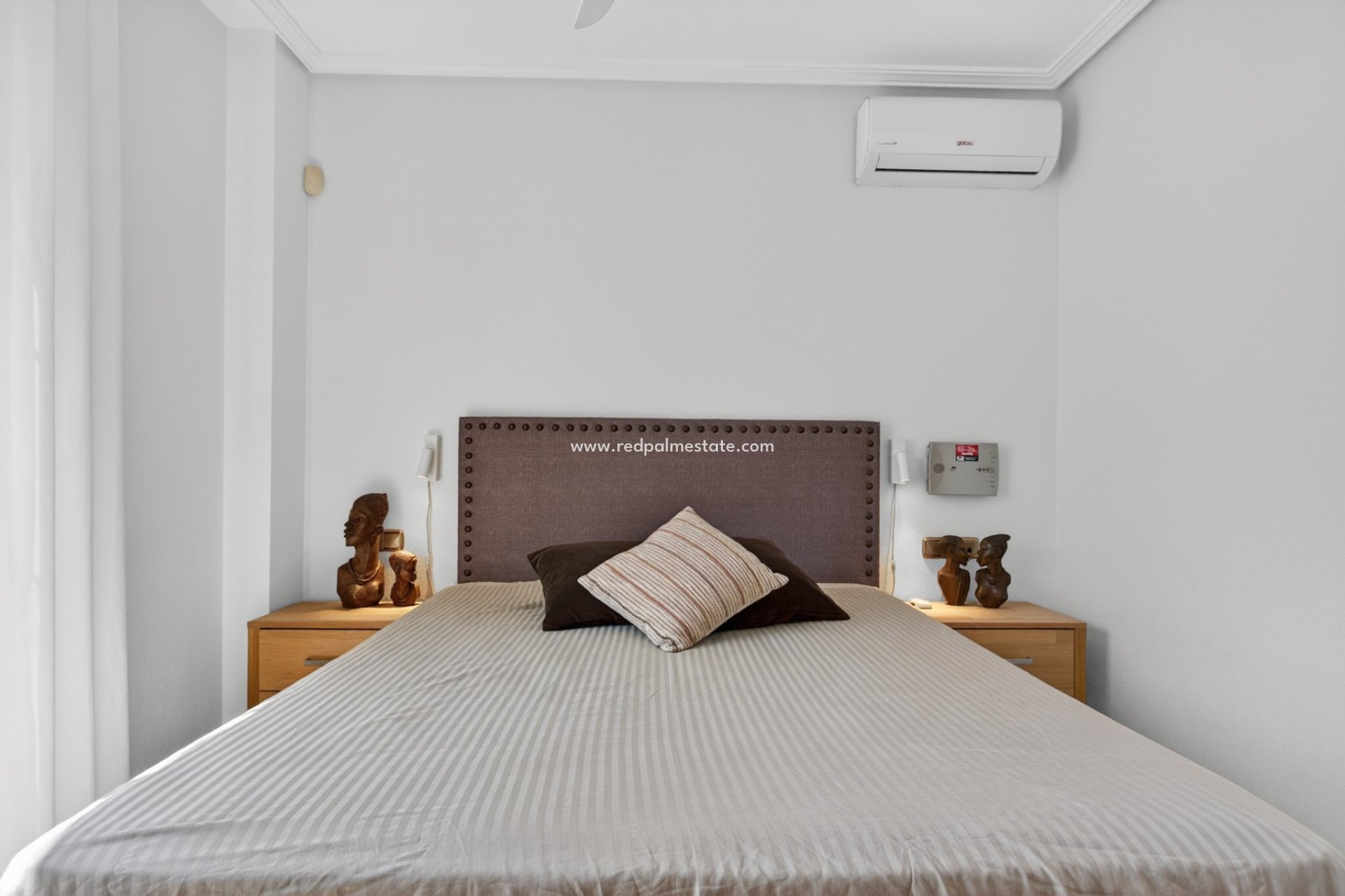 Resale - Villa -
Orihuela Costa