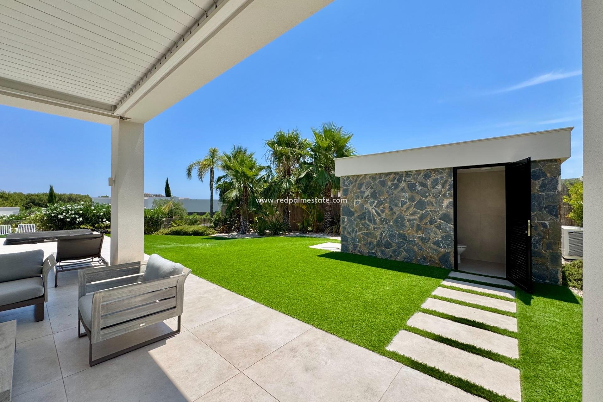 Resale - Villa -
Orihuela - Las Colinas Golf