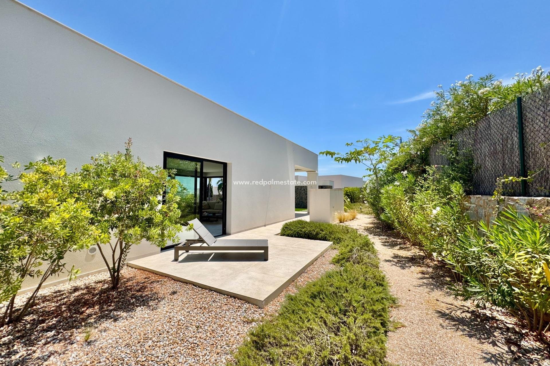 Resale - Villa -
Orihuela - Las Colinas Golf