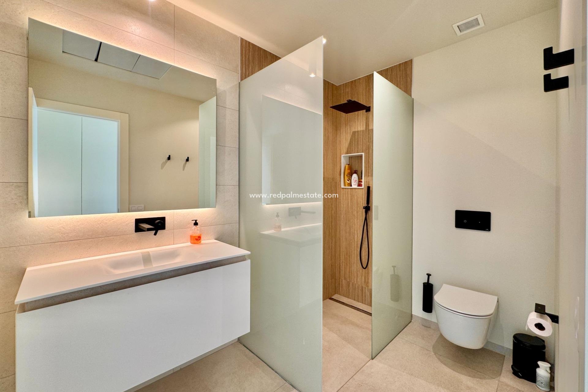 Resale - Villa -
Orihuela - Las Colinas Golf