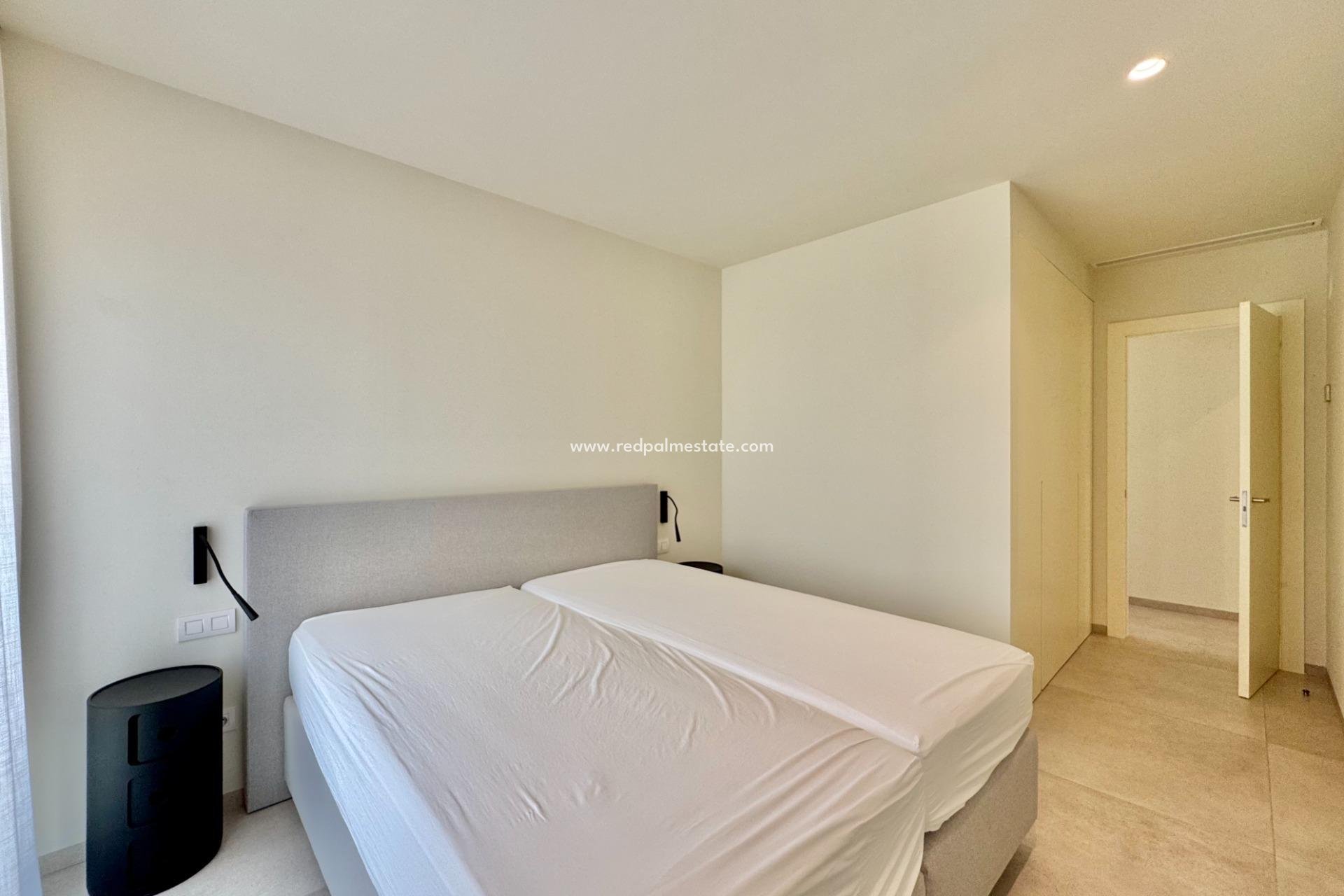 Resale - Villa -
Orihuela - Las Colinas Golf