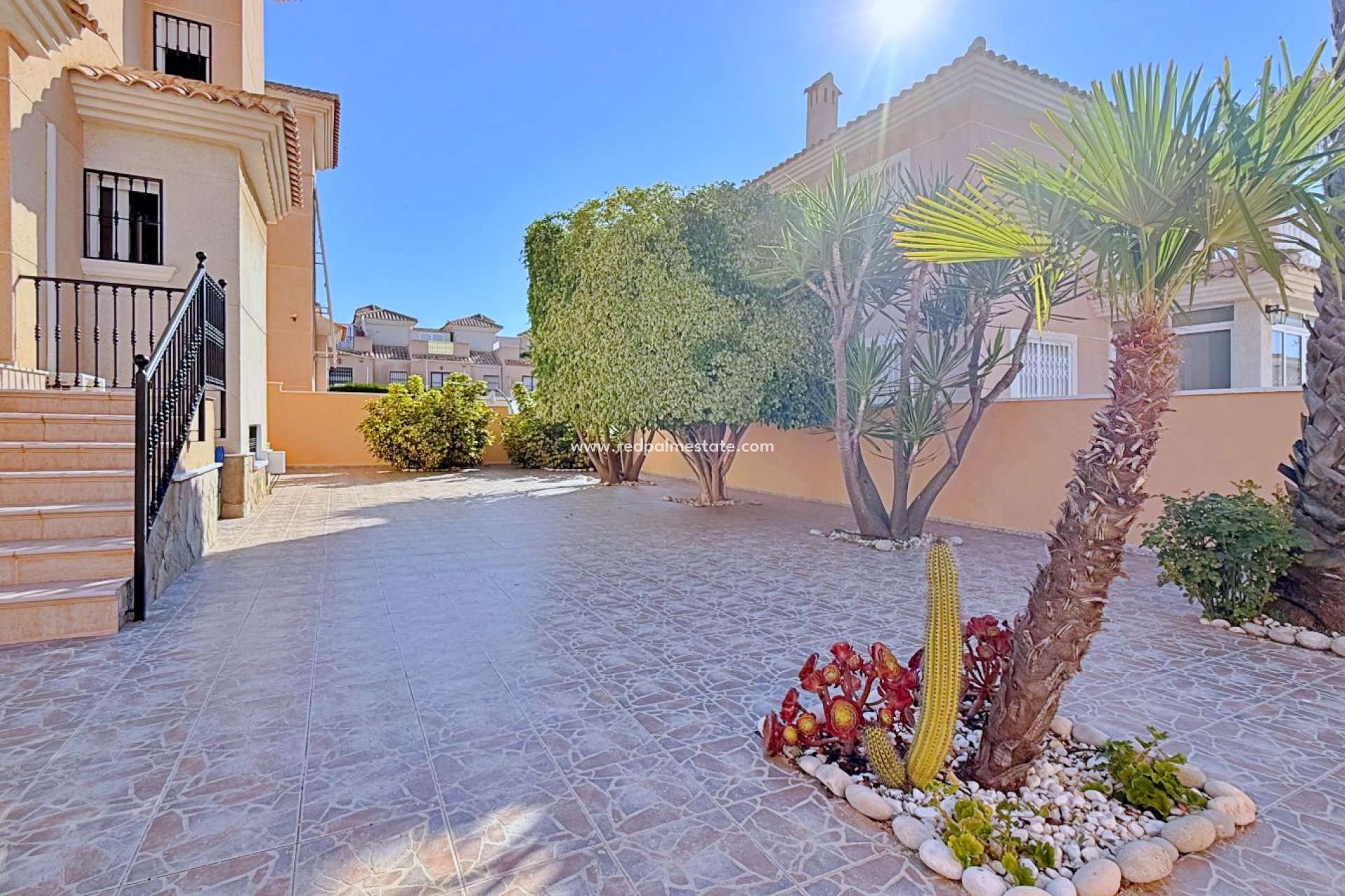 Resale - Villa -
Orihuela - Orihuela Costa