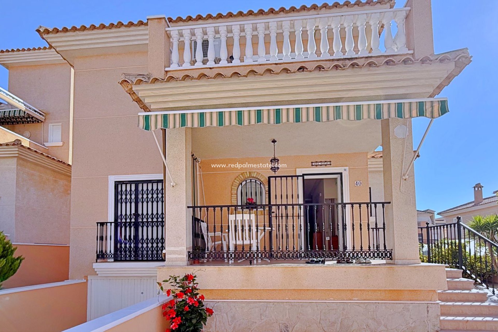 Resale - Villa -
Orihuela - Orihuela Costa