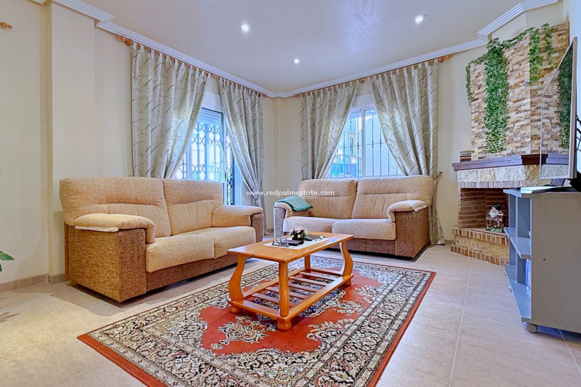 Resale - Villa -
Orihuela - Orihuela Costa