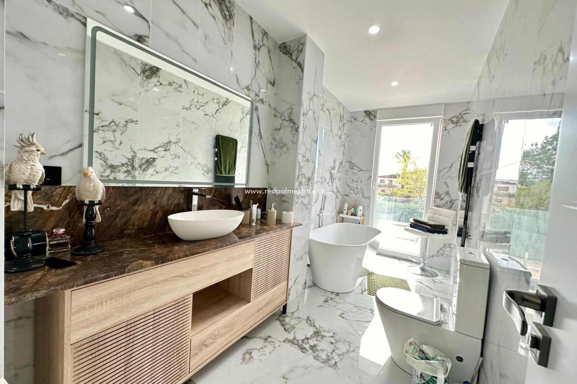 Resale - Villa -
Petrer - Inland