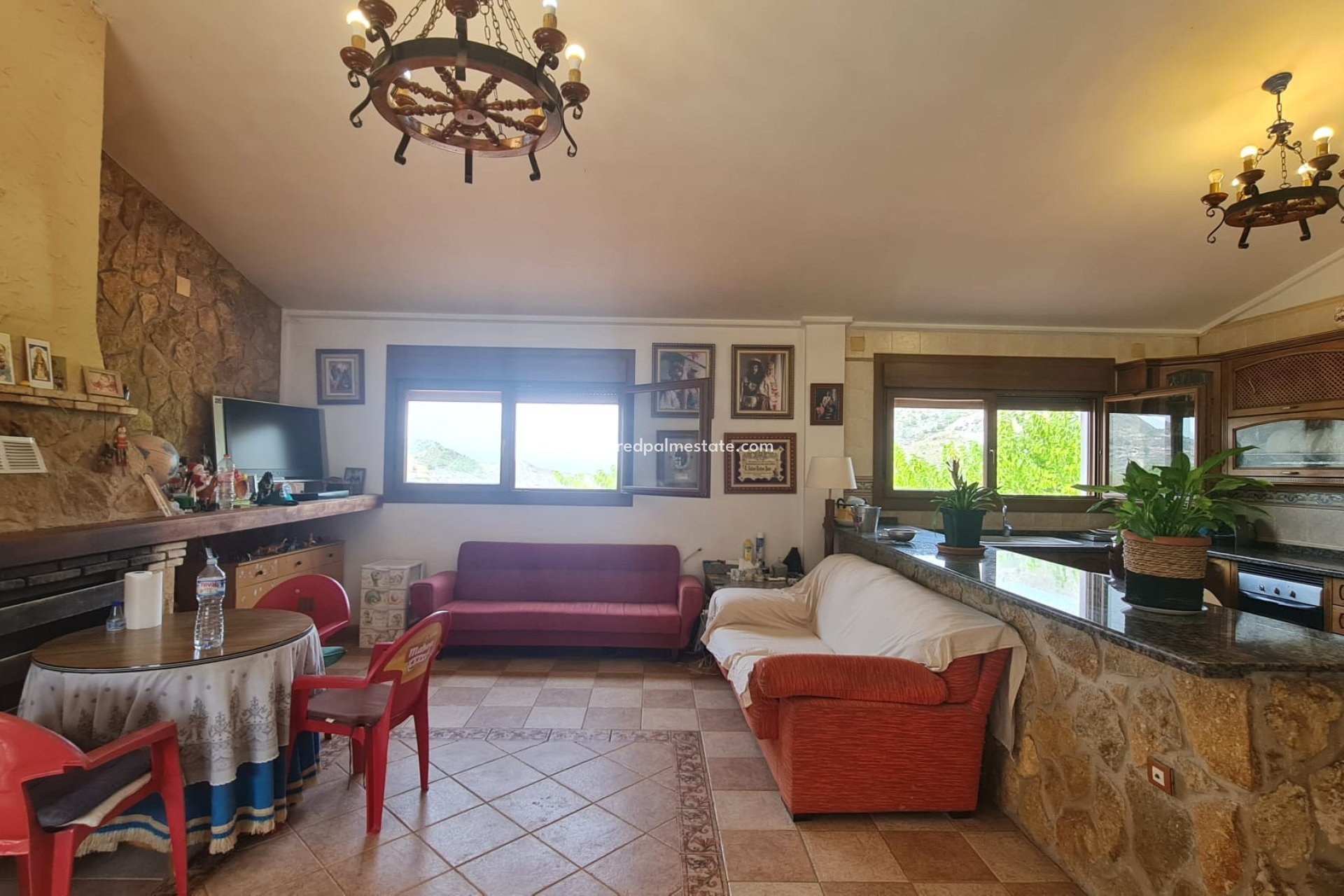 Resale - Villa -
Petrer - Inland