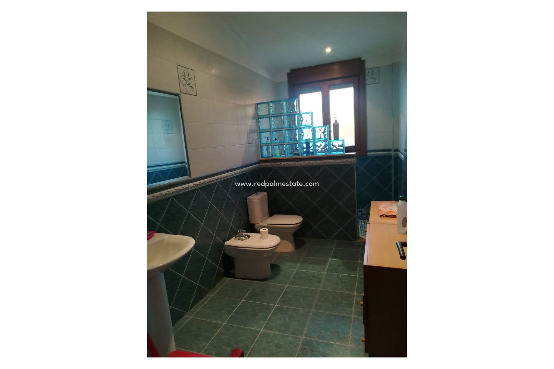 Resale - Villa -
Petrer - Inland