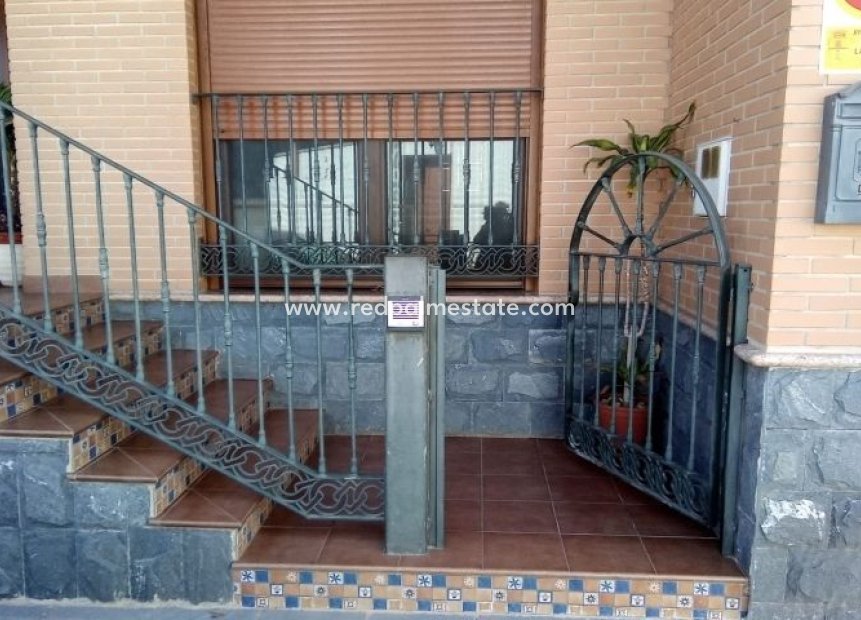 Resale - Villa -
Pilar de la Horadada - Costa Blanca