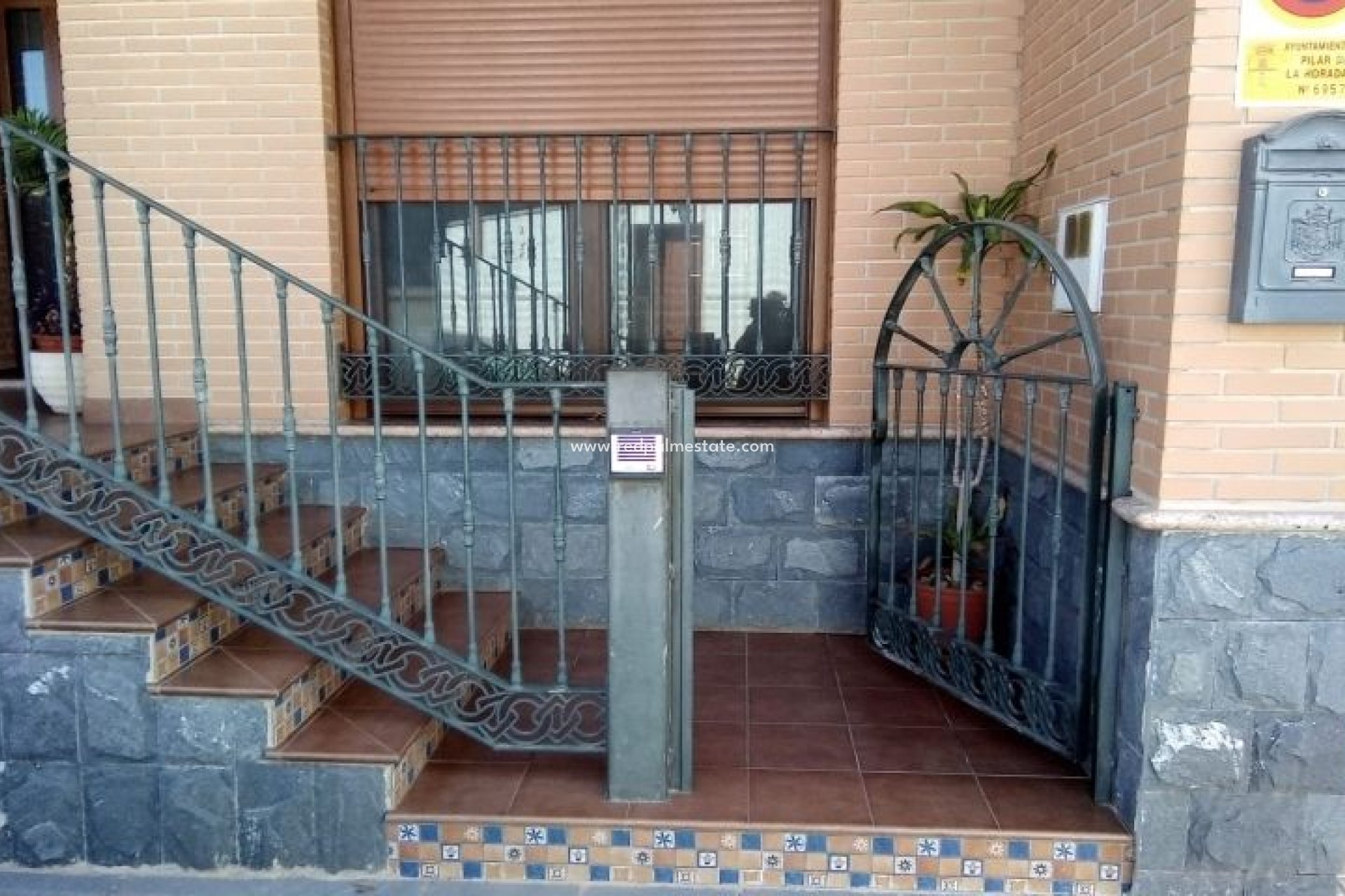 Resale - Villa -
Pilar de la Horadada - Costa Blanca