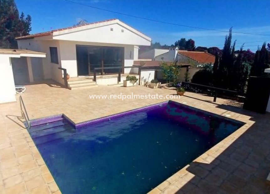 Resale - Villa -
Pilar de la Horadada - Costa Blanca