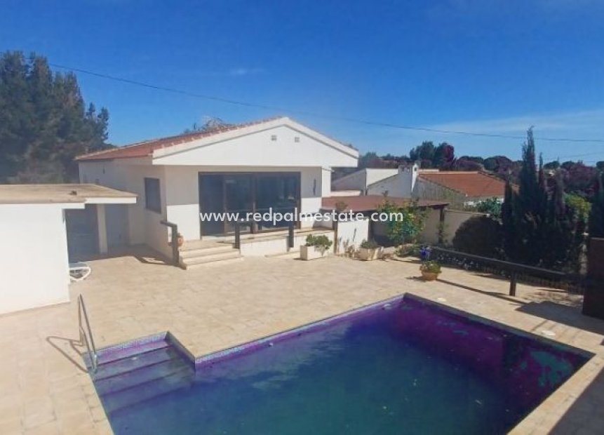 Resale - Villa -
Pilar de la Horadada - Costa Blanca