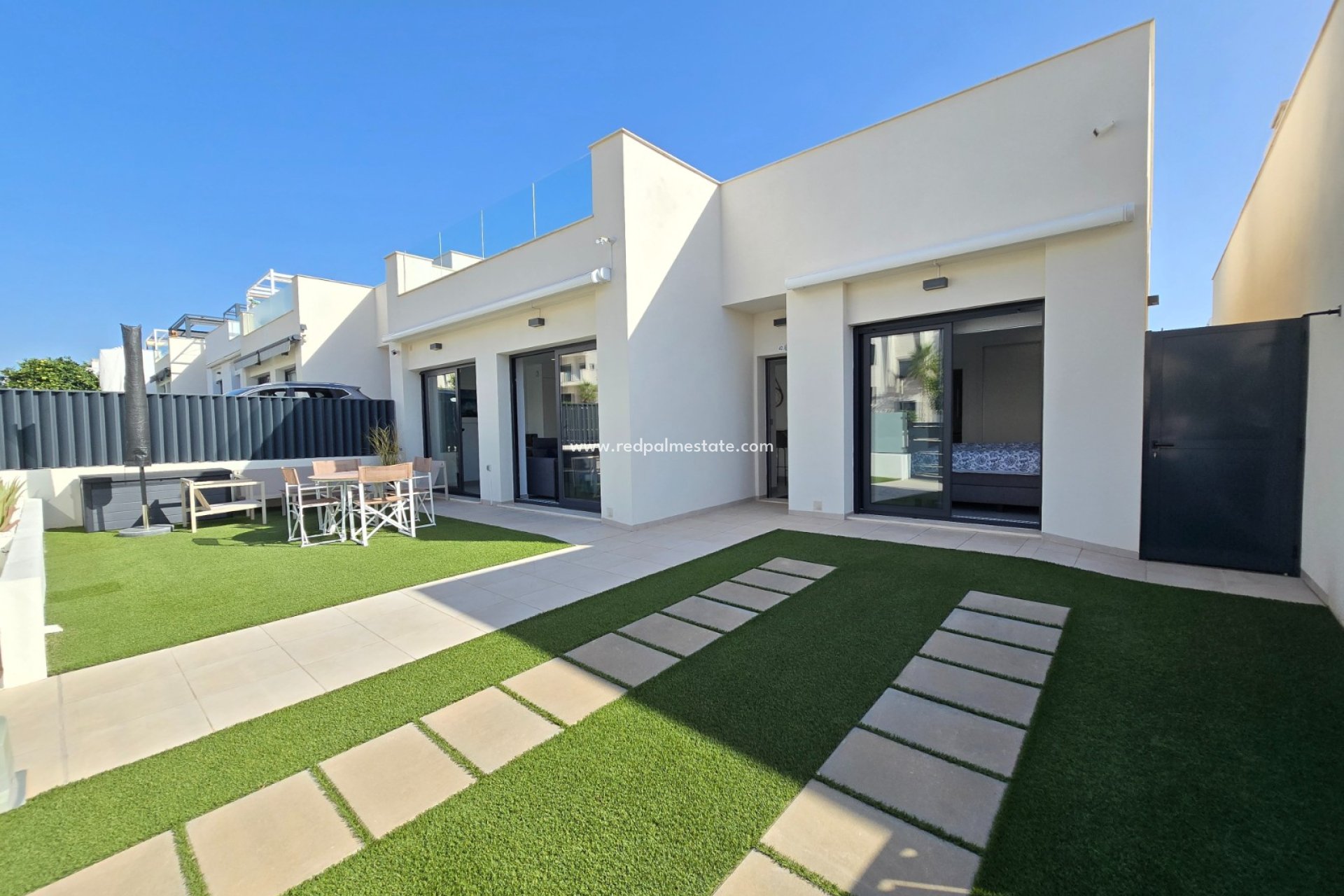 Resale - Villa -
Pilar de la Horadada - Costa Blanca