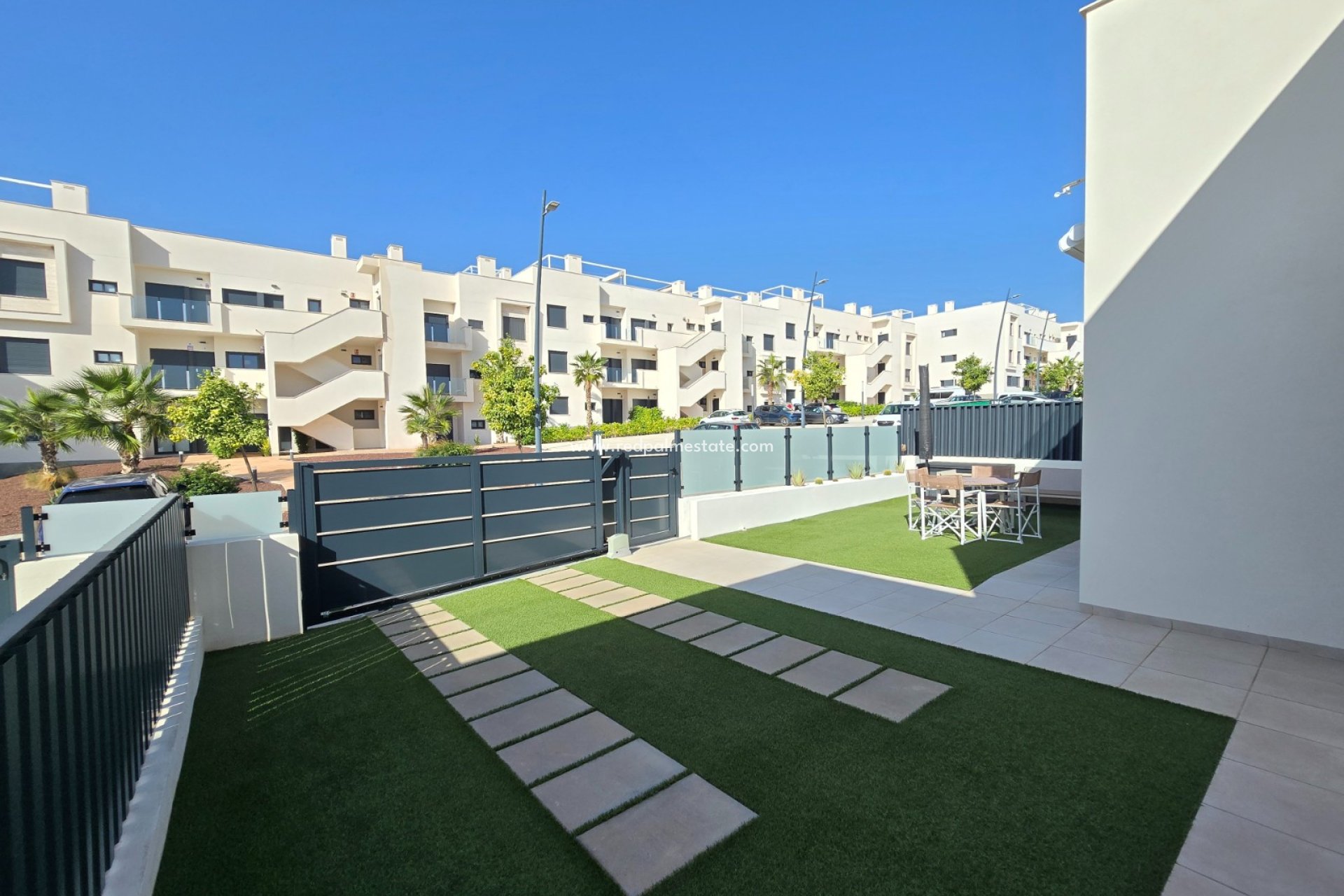 Resale - Villa -
Pilar de la Horadada - Costa Blanca