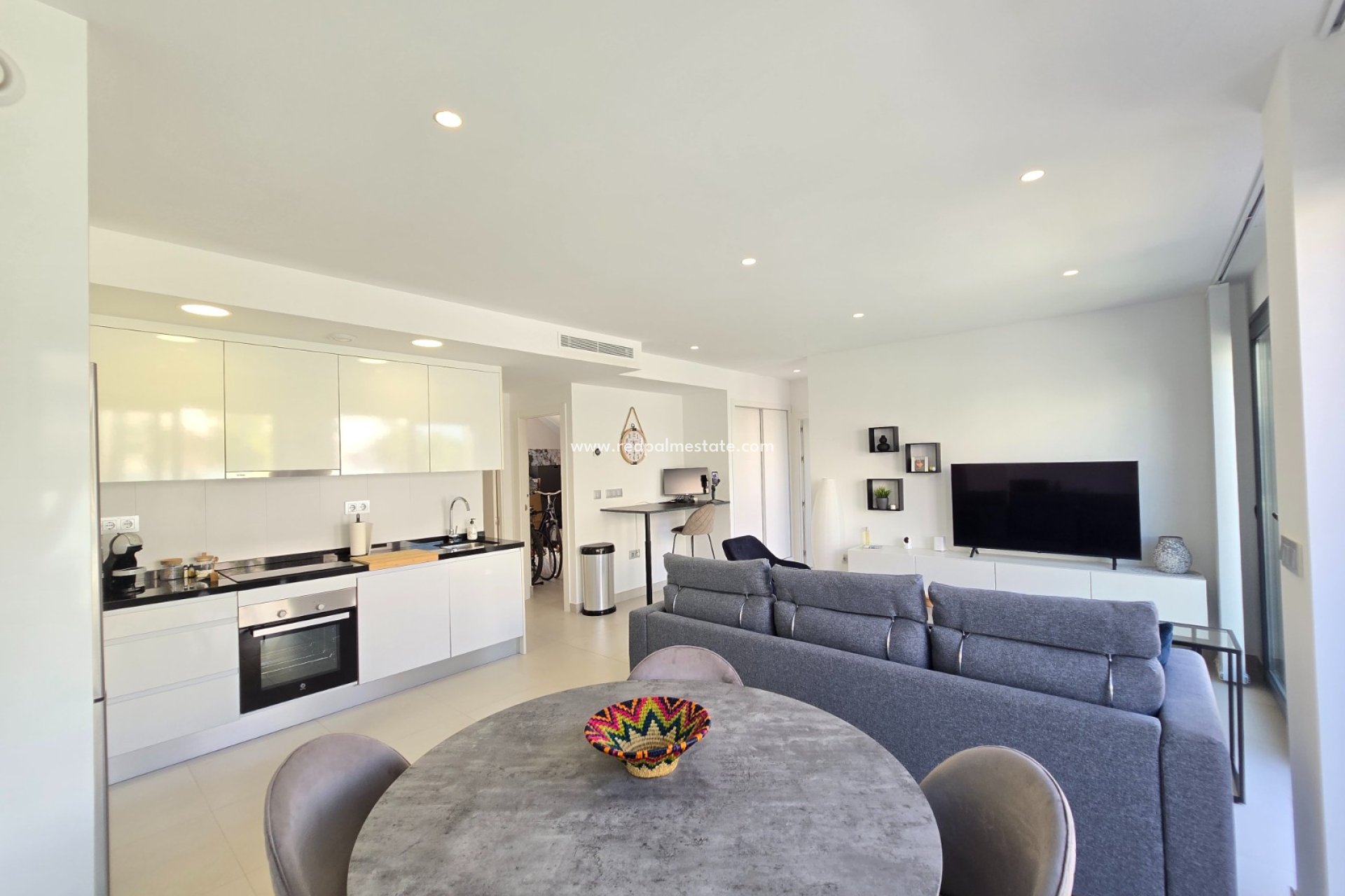 Resale - Villa -
Pilar de la Horadada - Costa Blanca