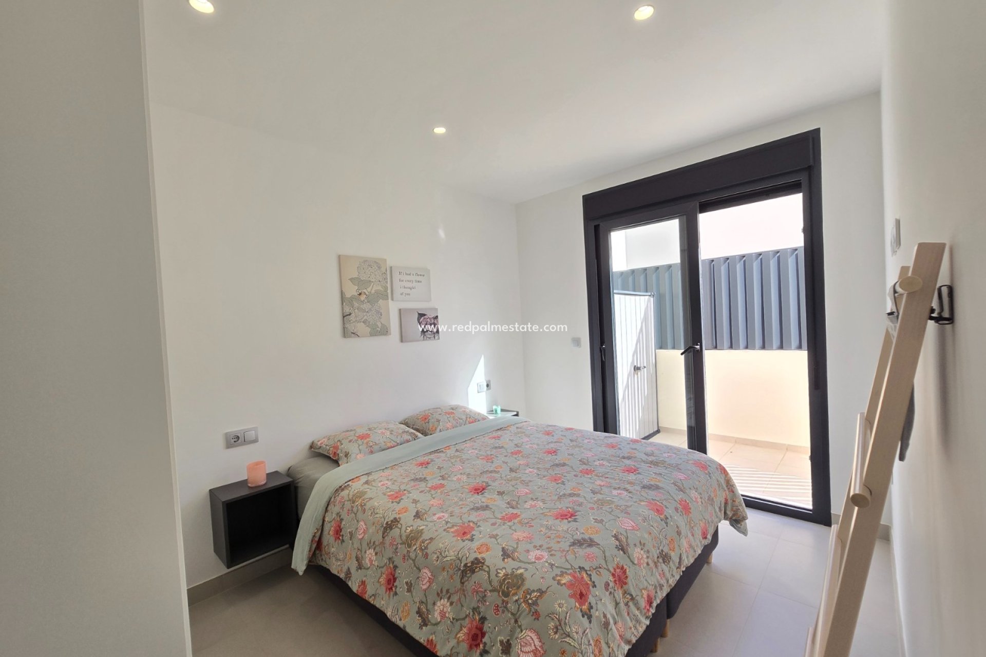 Resale - Villa -
Pilar de la Horadada - Costa Blanca