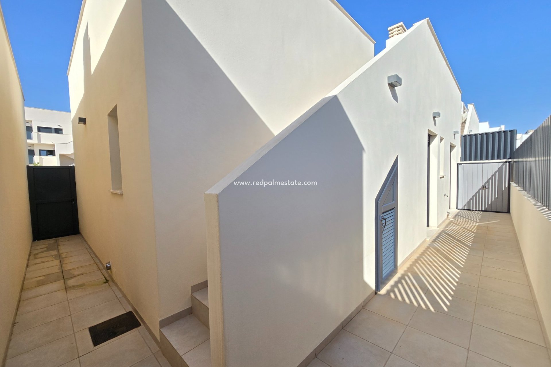 Resale - Villa -
Pilar de la Horadada - Costa Blanca