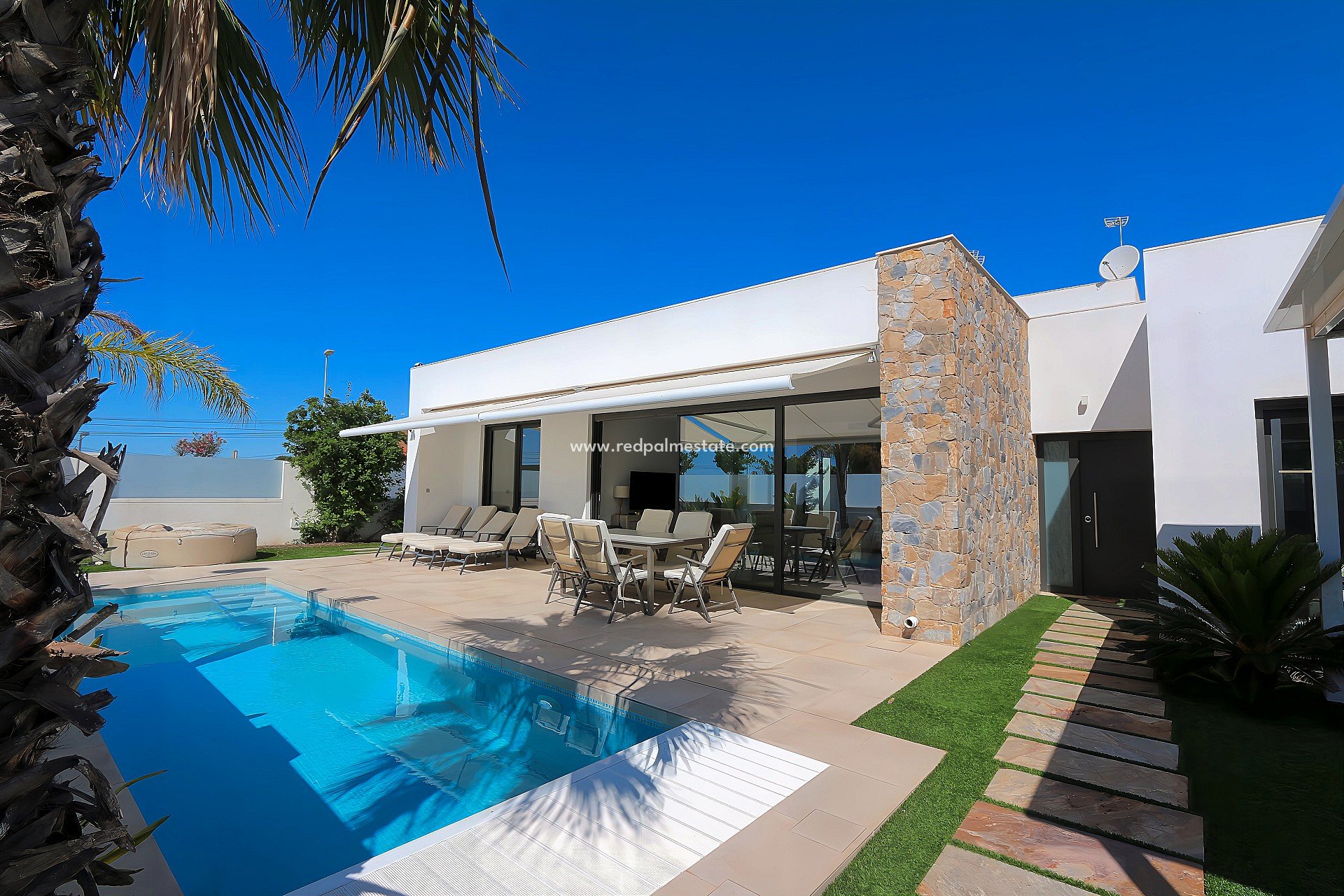 Resale - Villa -
Pilar de la Horadada - Costa Blanca
