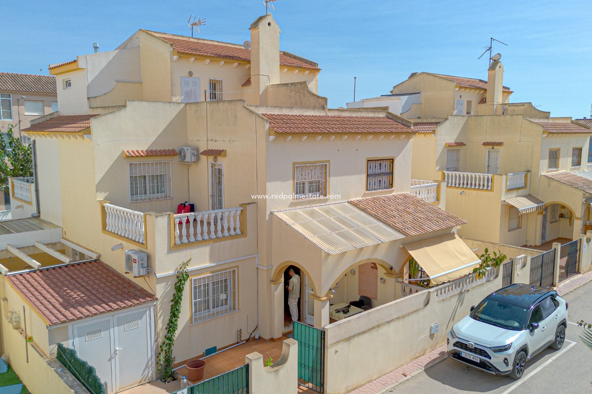 Resale - Villa -
Pilar de la Horadada - Costa Blanca