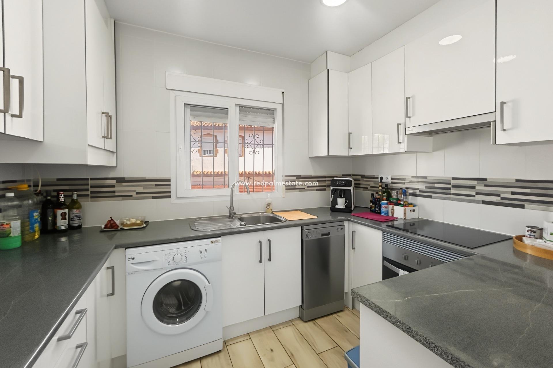 Resale - Villa -
Pilar de la Horadada - Pinar de Campoverde