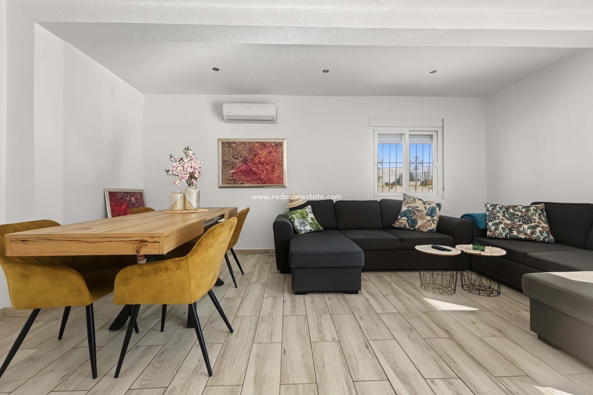 Resale - Villa -
Pilar de la Horadada - Pinar de Campoverde
