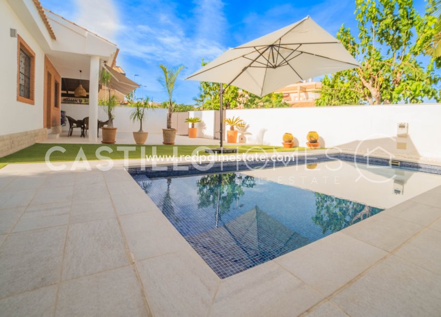 Resale - Villa -
Pilar de la Horadada - Torre de la Horadada