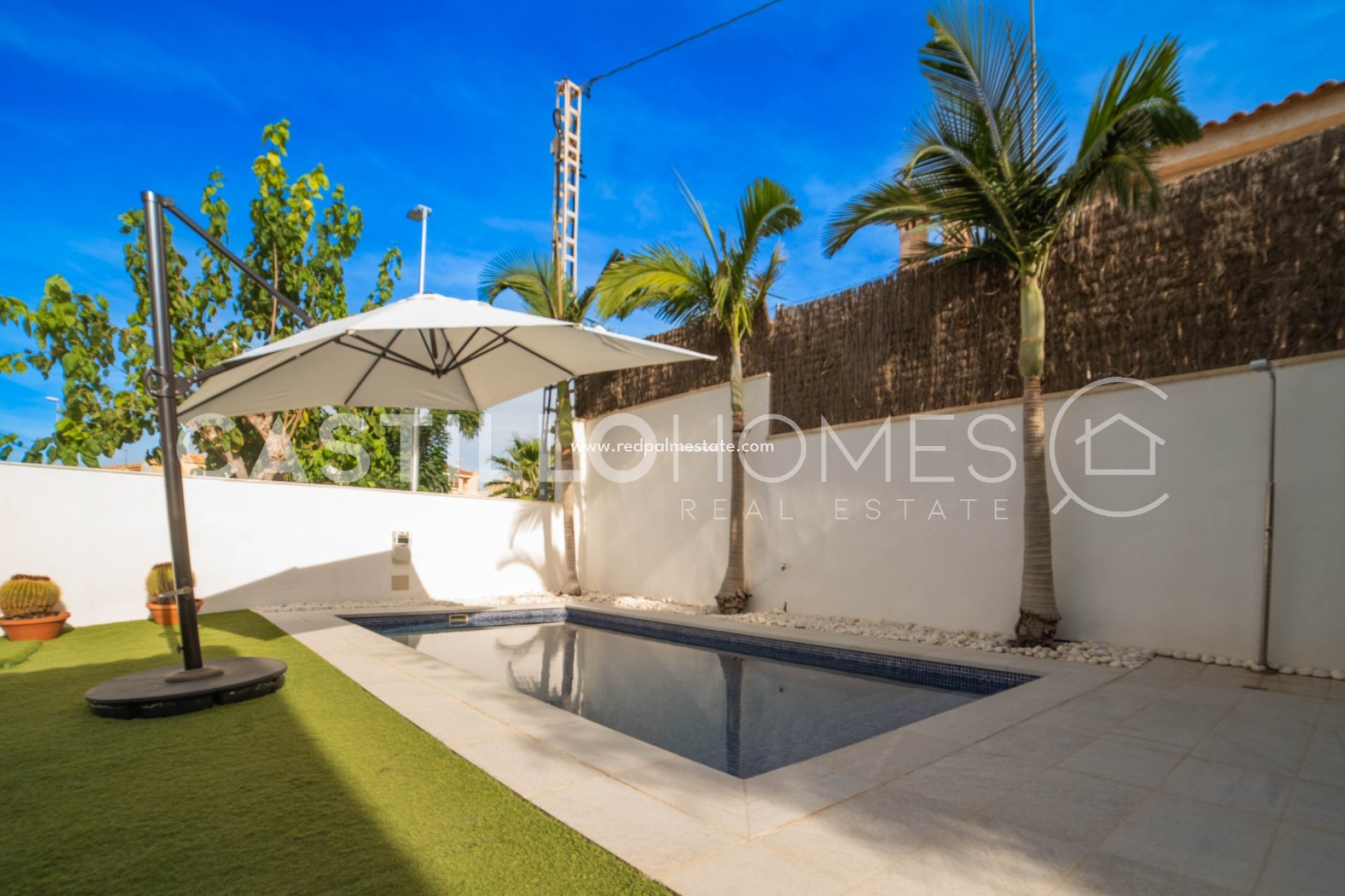 Resale - Villa -
Pilar de la Horadada - Torre de la Horadada