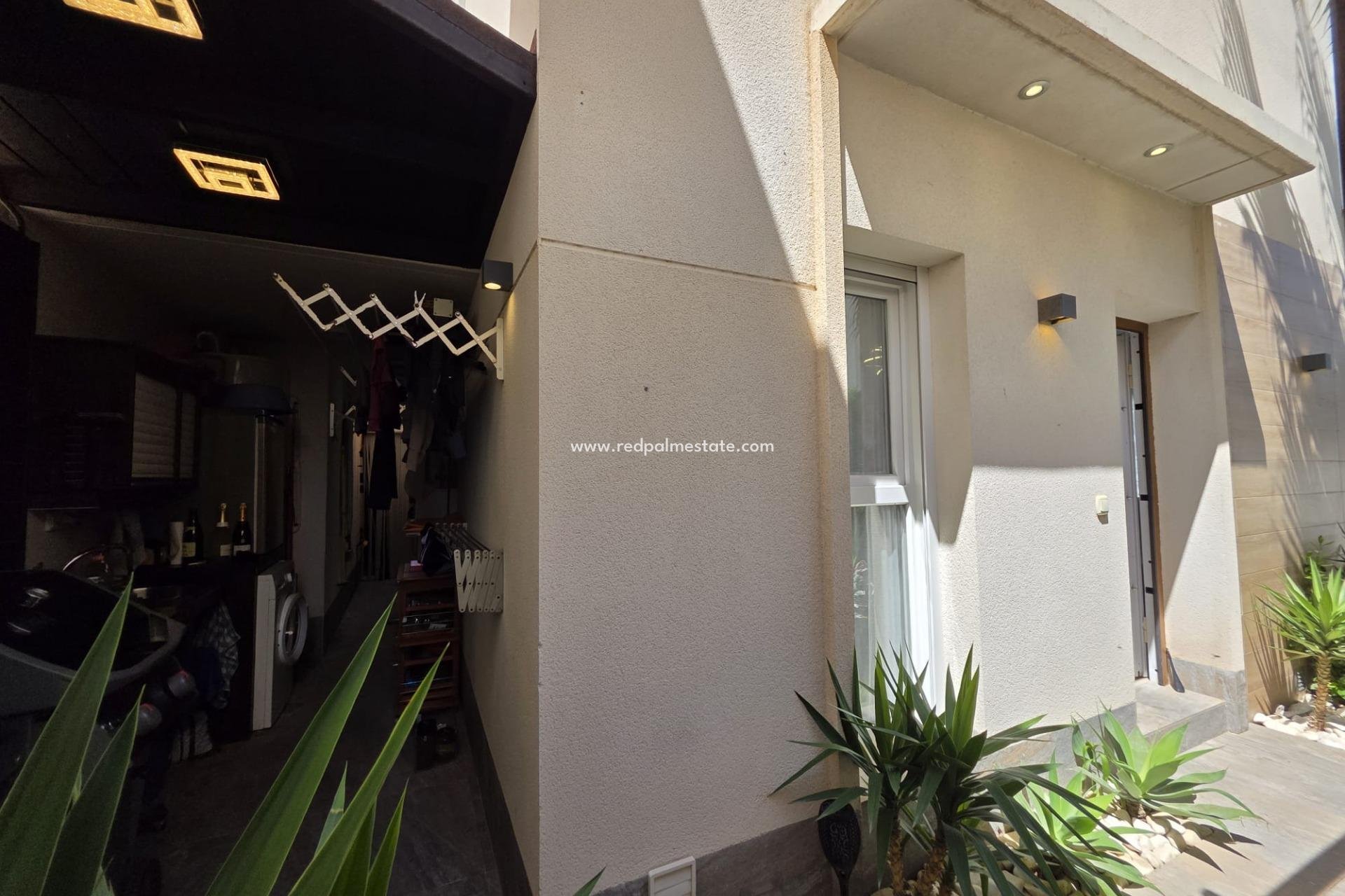 Resale - Villa -
Pilar de la Horadada - Zona Pueblo