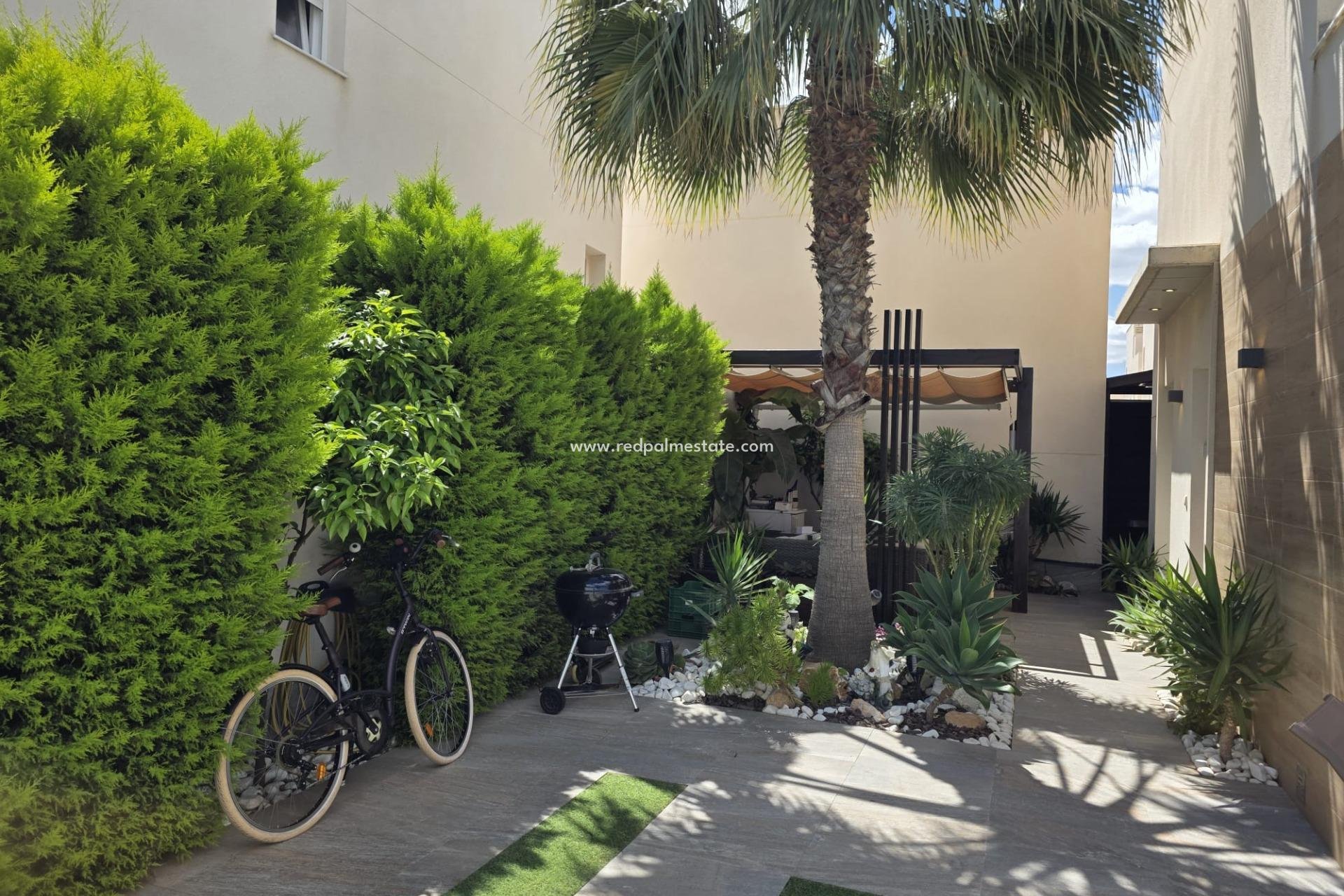 Resale - Villa -
Pilar de la Horadada - Zona Pueblo