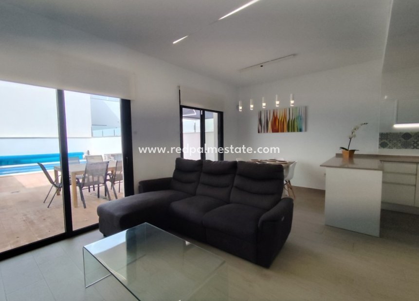 Resale - Villa -
Pilar de la Horadada