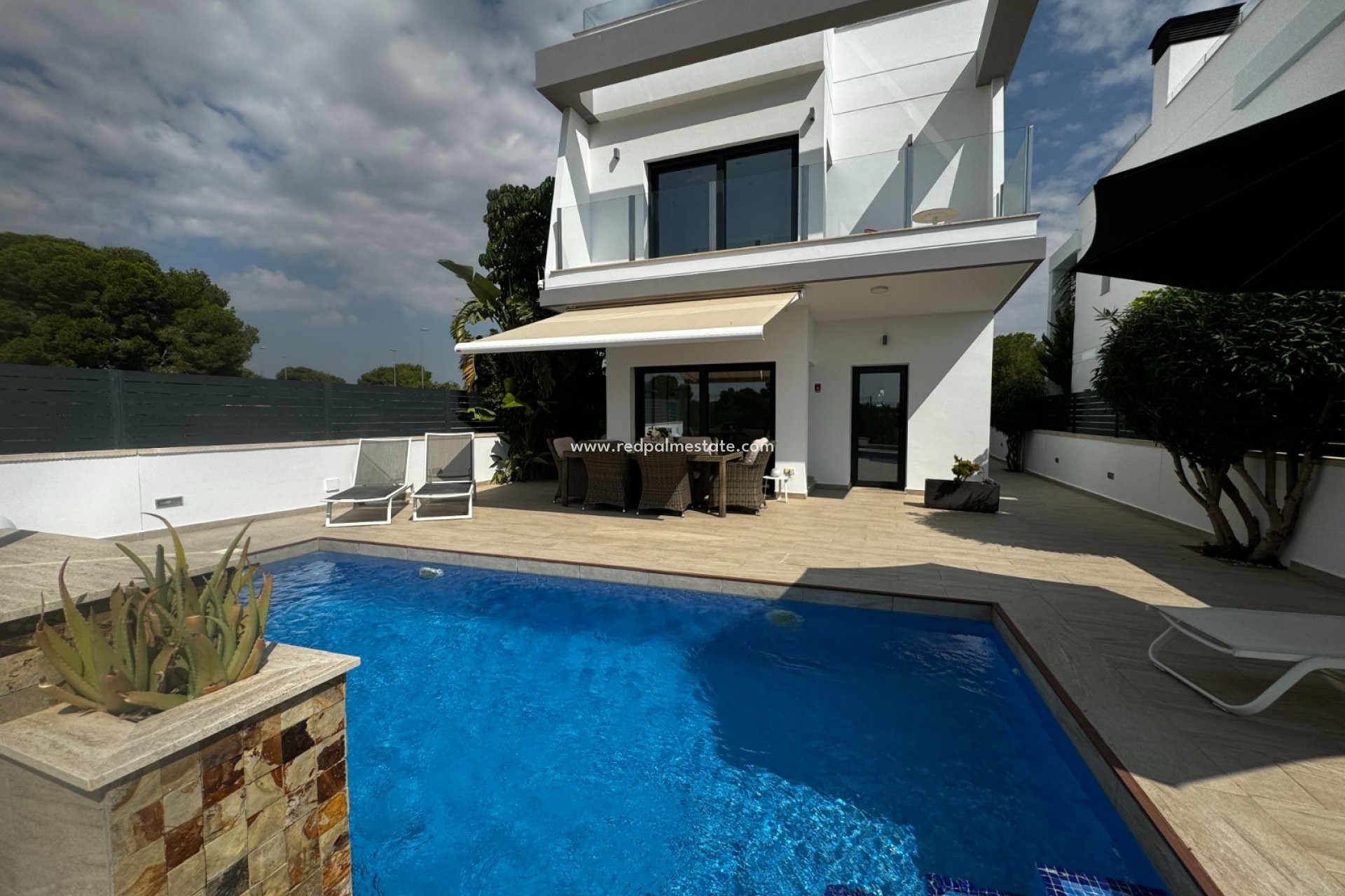 Resale - Villa -
Pilar de la Horadada