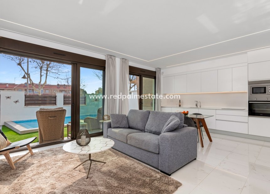 Resale - Villa -
Pilar de la Horadada