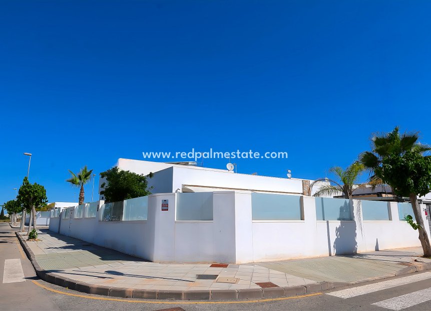 Resale - Villa -
Pilar de la Horadada