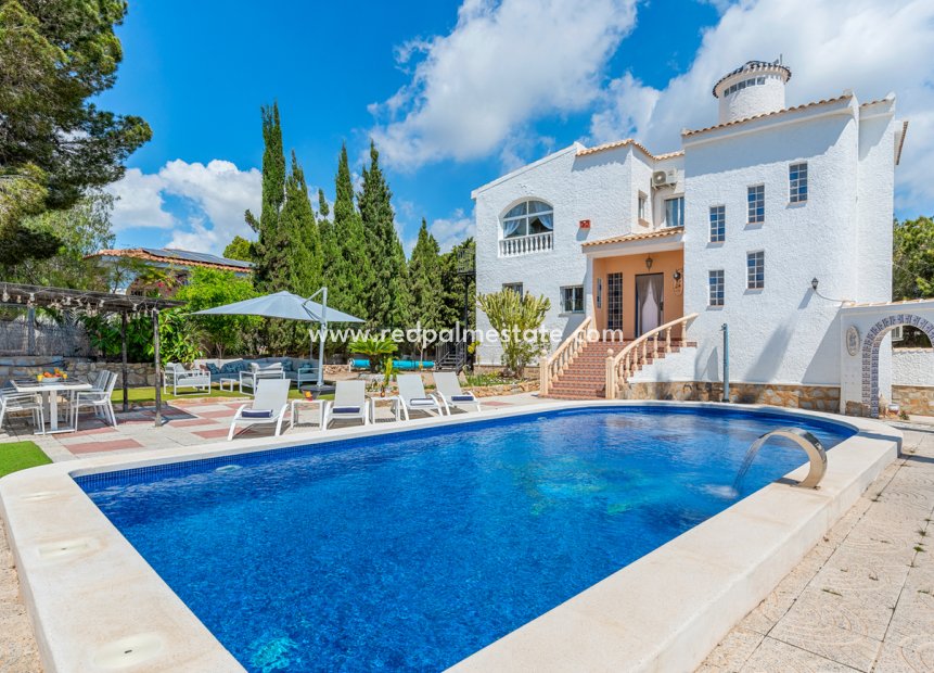 Resale - Villa -
Pinar de Campoverde - Costa Blanca
