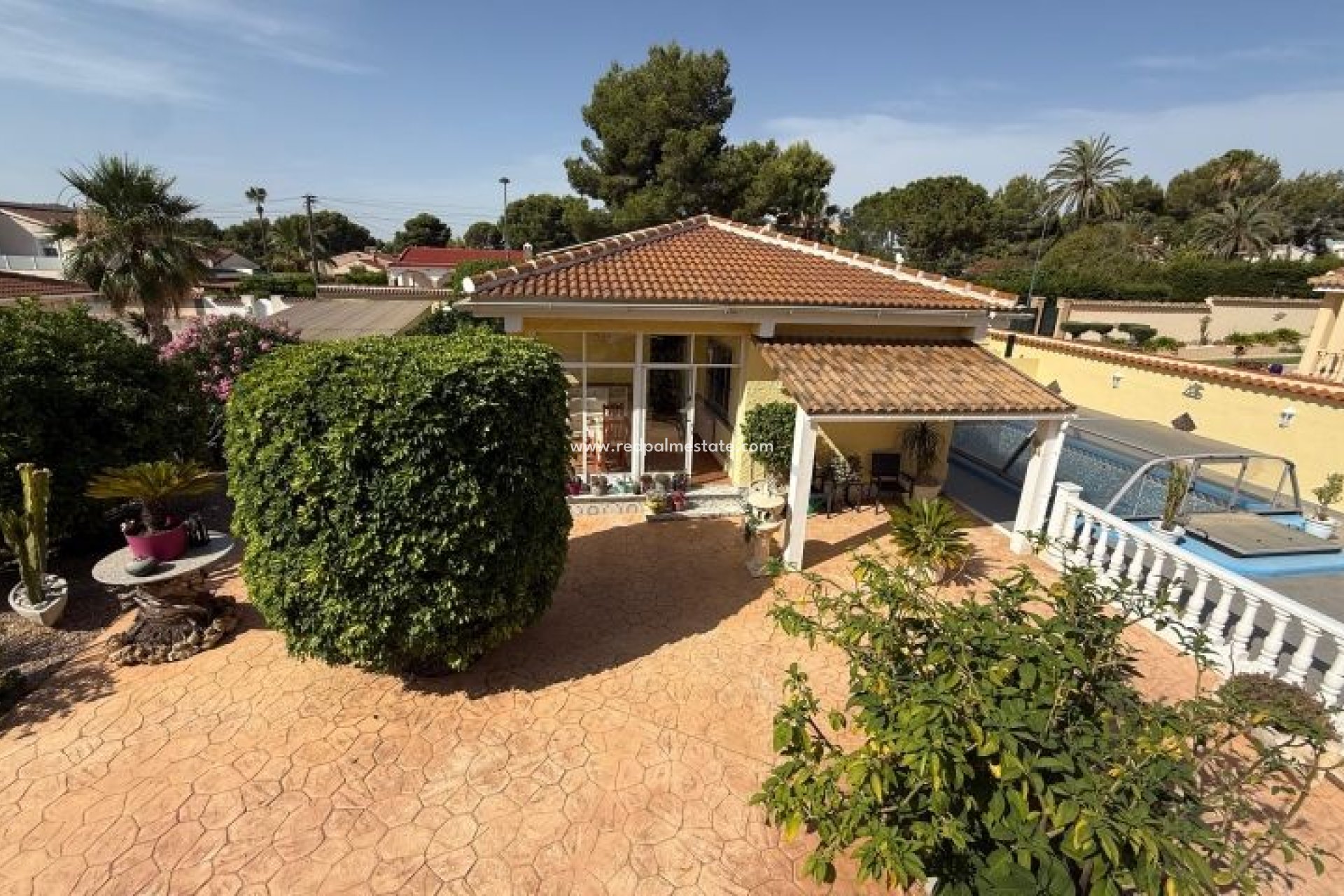 Resale - Villa -
Pinar de Campoverde - Inland
