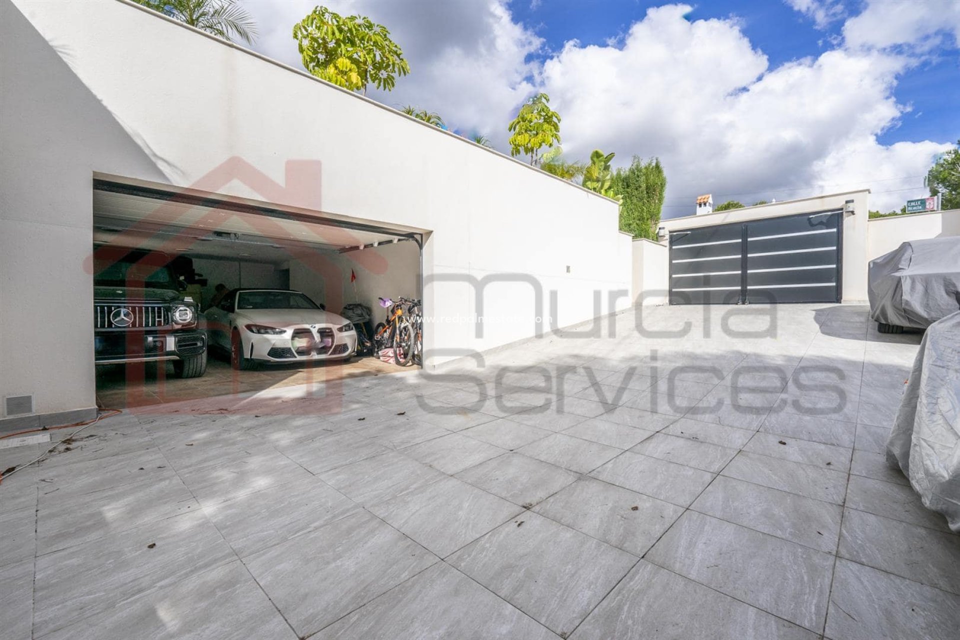 Resale - Villa -
Pinar de Campoverde - Inland