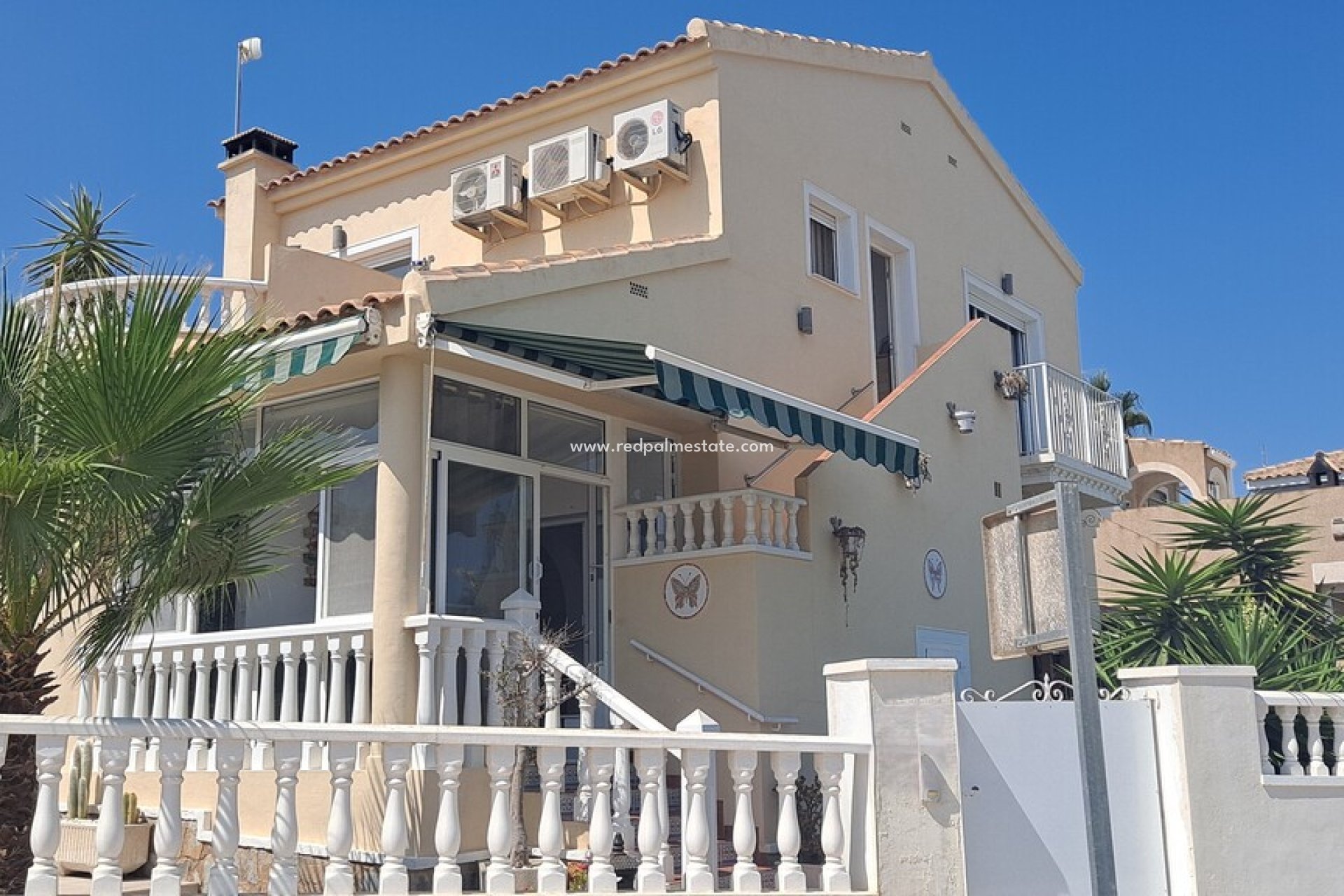 Resale - Villa -
Pinar de Campoverde - Inland