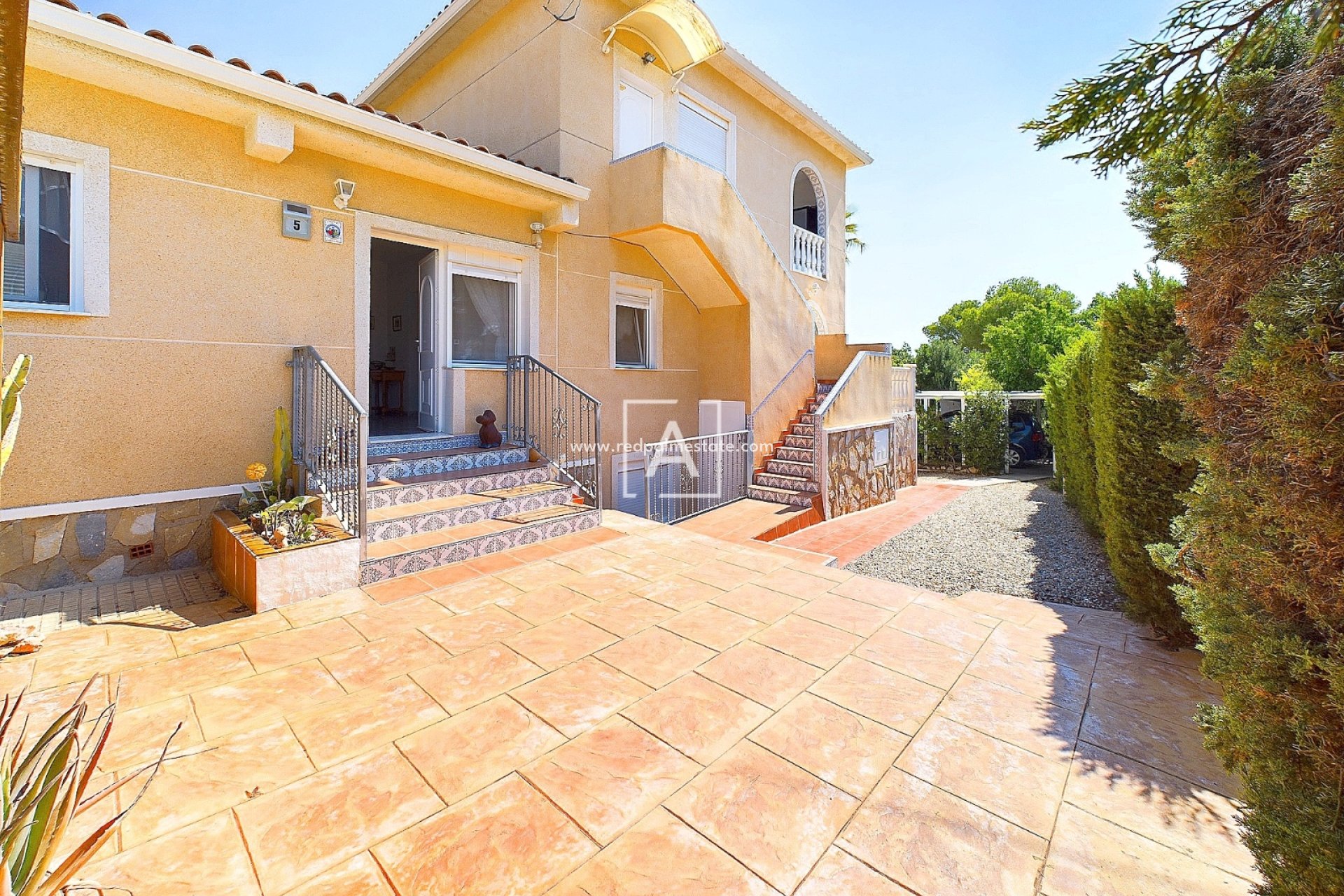 Resale - Villa -
Pinar de Campoverde