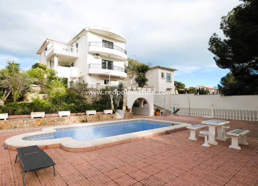 Resale - Villa -
Pinar de Campoverde