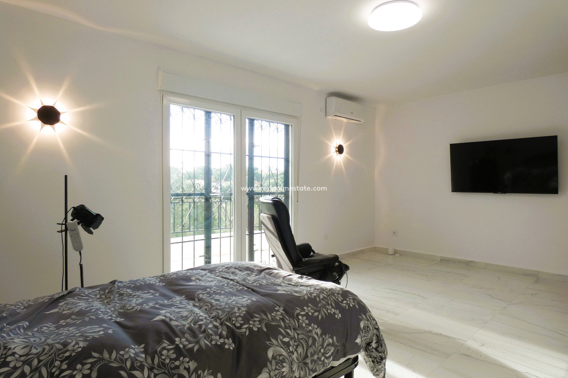 Resale - Villa -
Pinar de Campoverde