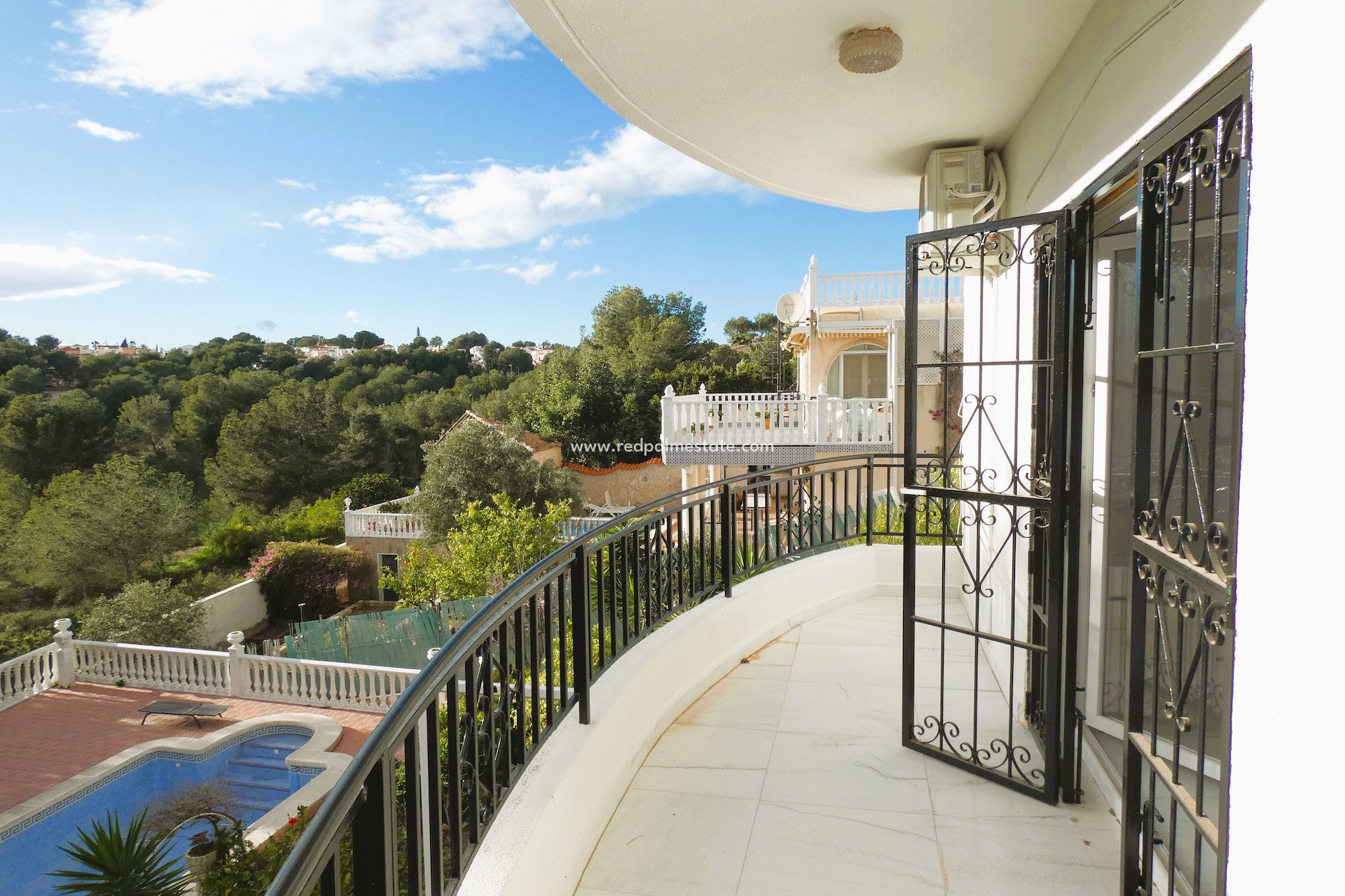 Resale - Villa -
Pinar de Campoverde