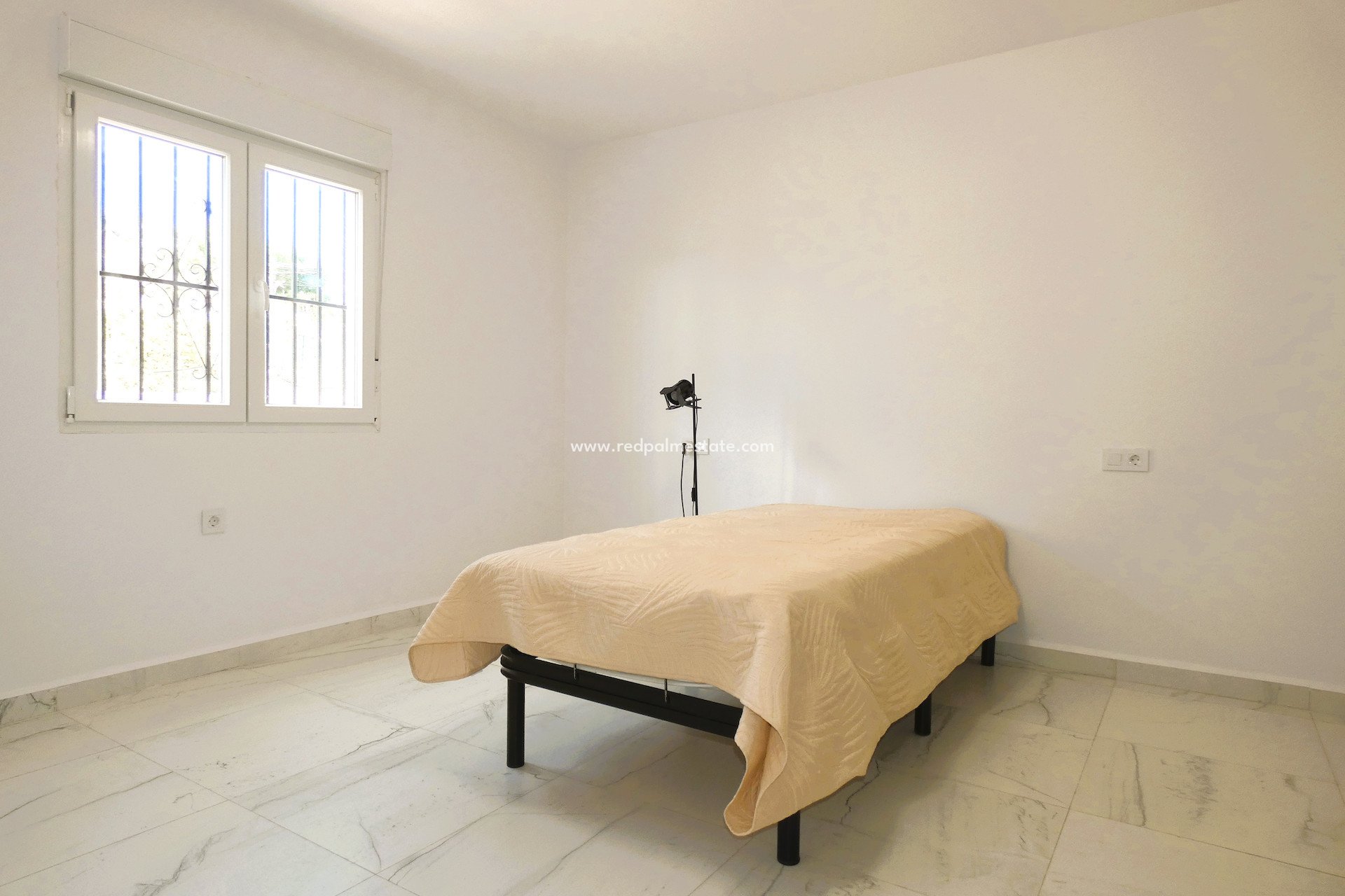 Resale - Villa -
Pinar de Campoverde