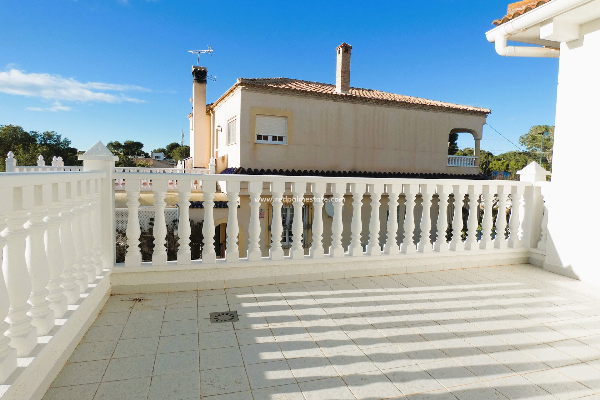 Resale - Villa -
Pinar de Campoverde