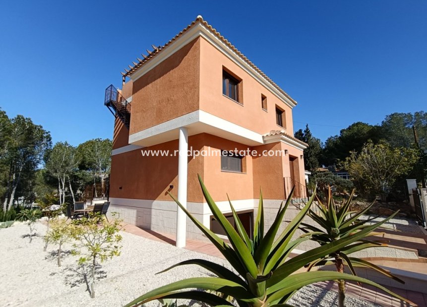 Resale - Villa -
Pinar de Campoverde