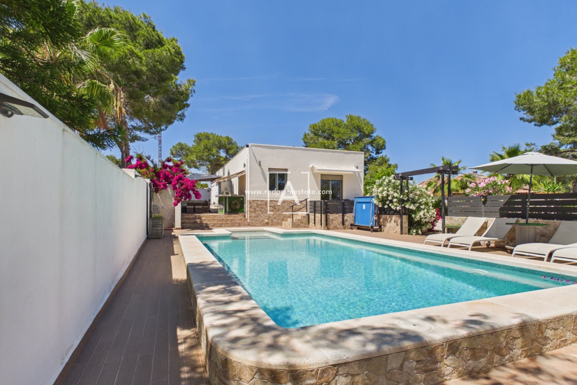 Resale - Villa -
Pinar de Campoverde