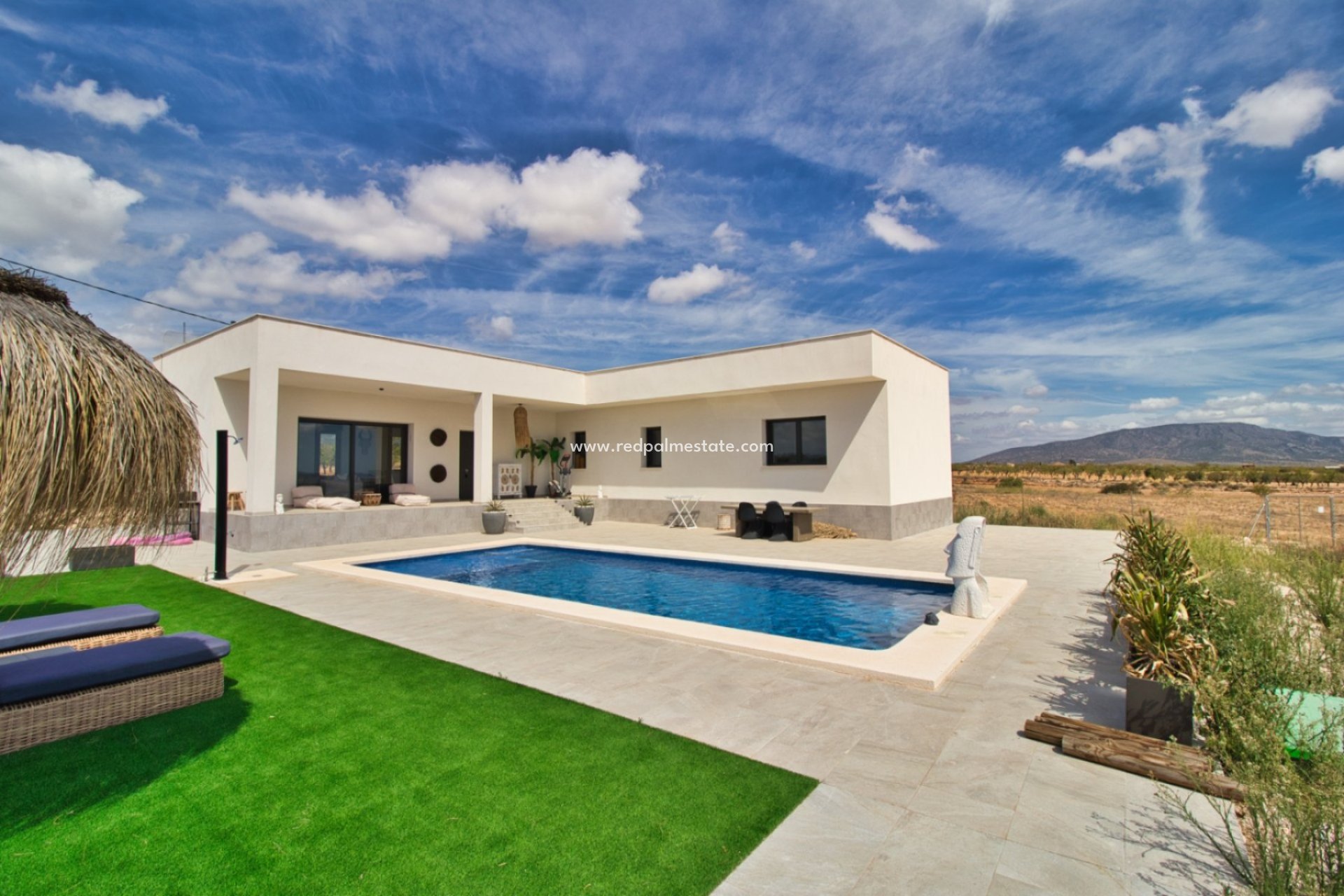 Resale - Villa -
Pinoso - Inland