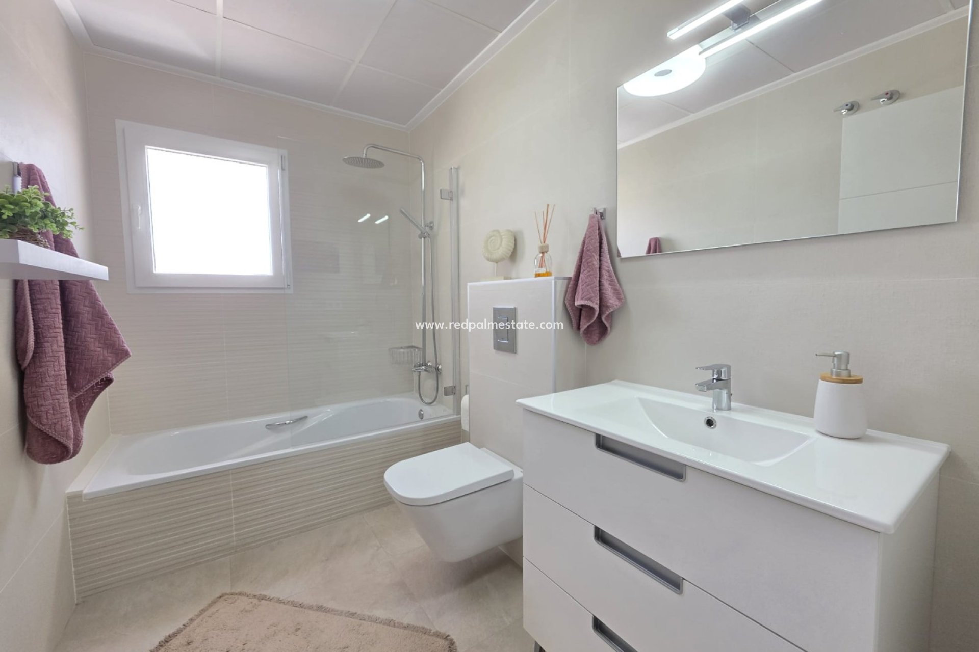 Resale - Villa -
Pinoso - Inland