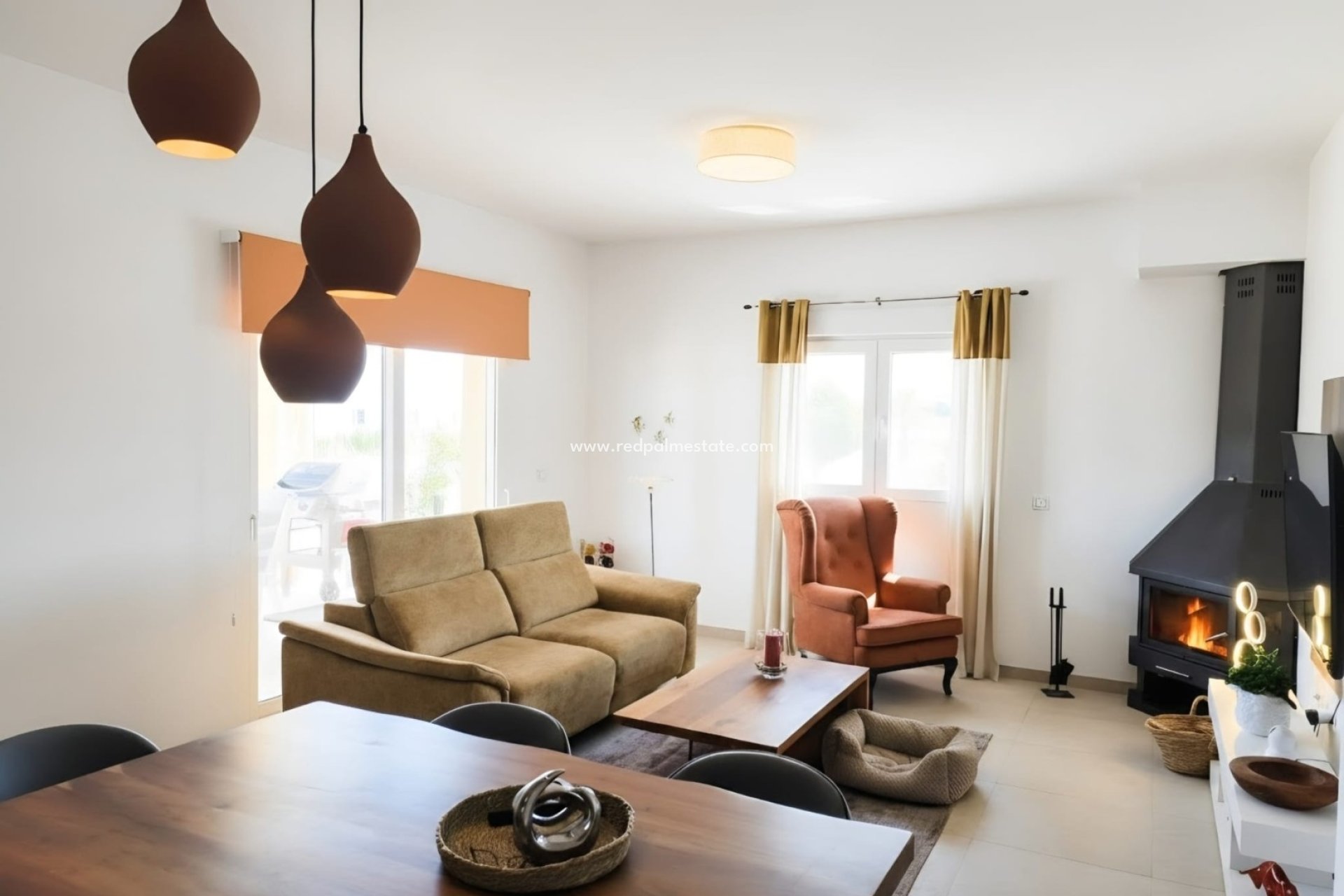 Resale - Villa -
Pinoso - Inland