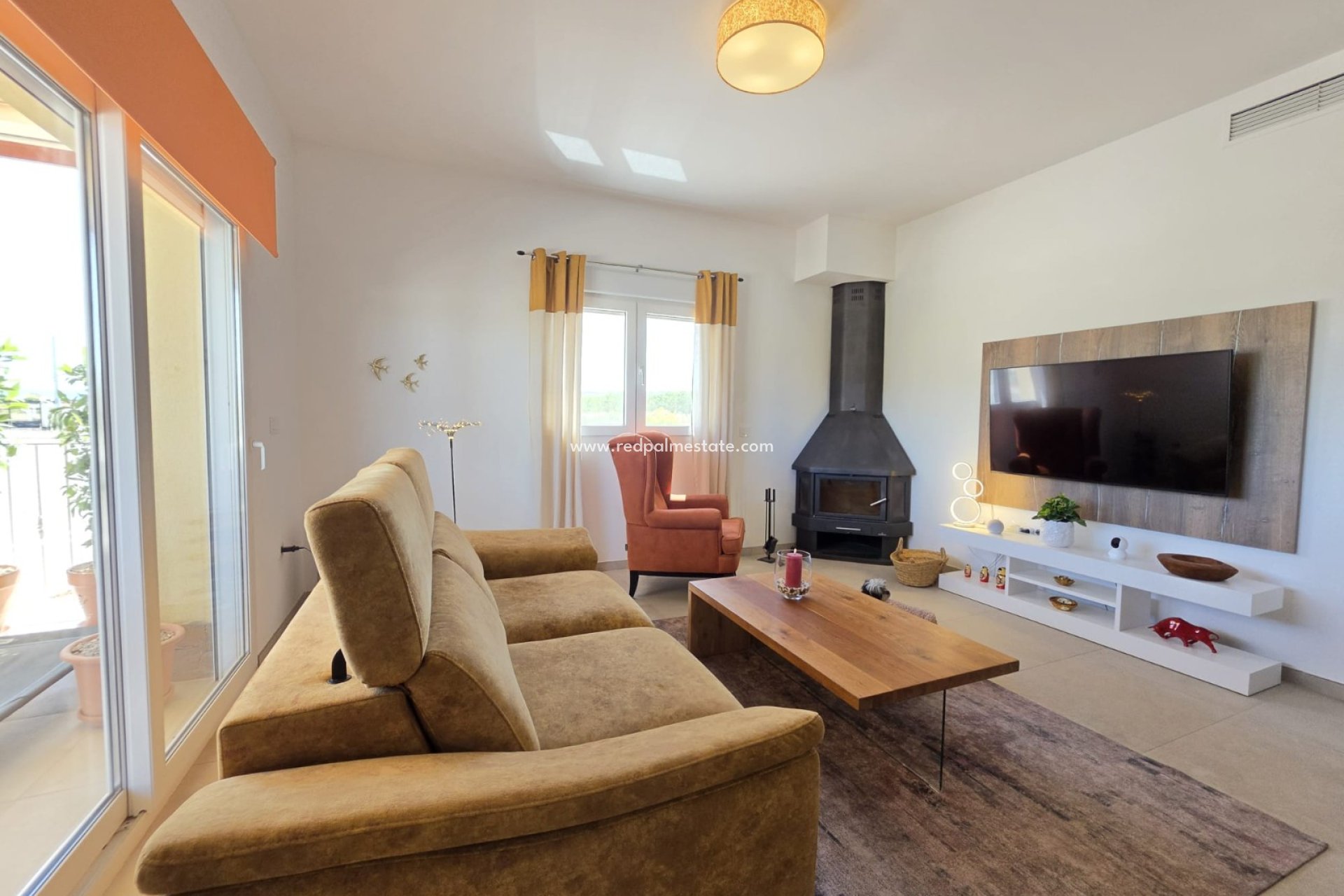 Resale - Villa -
Pinoso - Inland