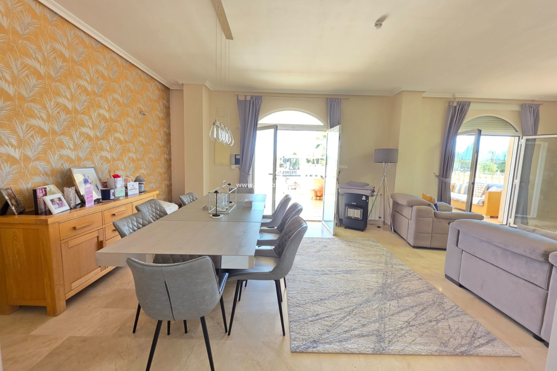 Resale - Villa -
Pinoso - Inland